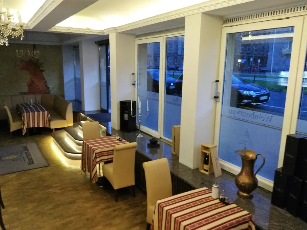 Wasserturm Hotel Μάνχαιμ 3*,